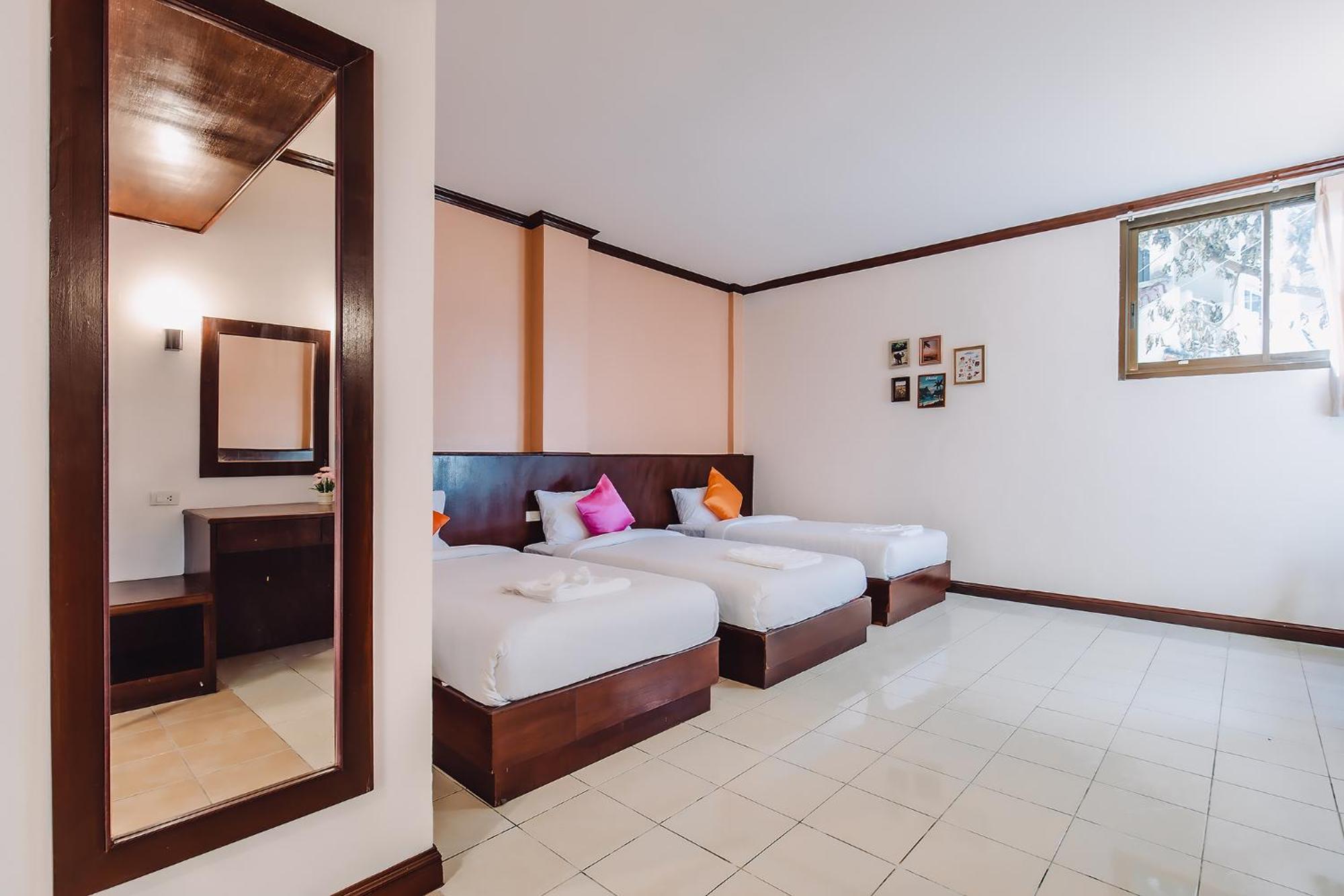 Bauman-Ville Hotel Patong Exterior photo